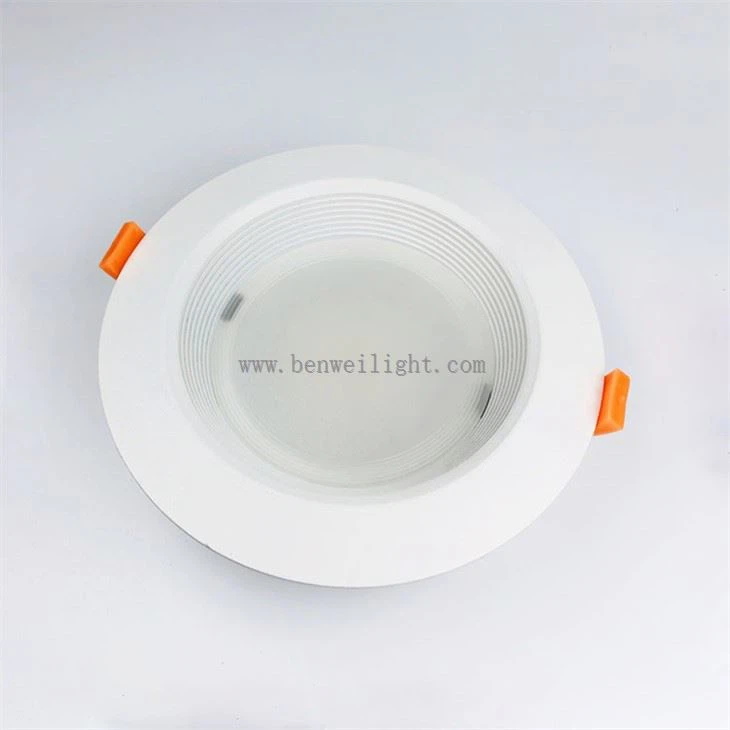 150 mm ausgeschnittenes LED-Downlight 95ra