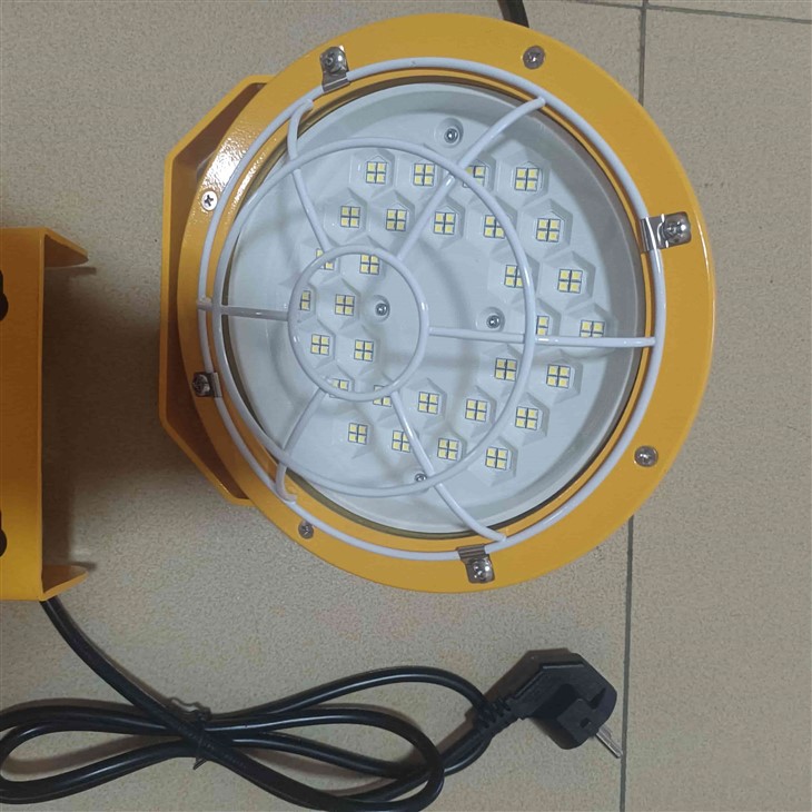 50W LED Loading Dock Light, Double Swing Arm Dock Light 6000 Lumen IP65 suppliers