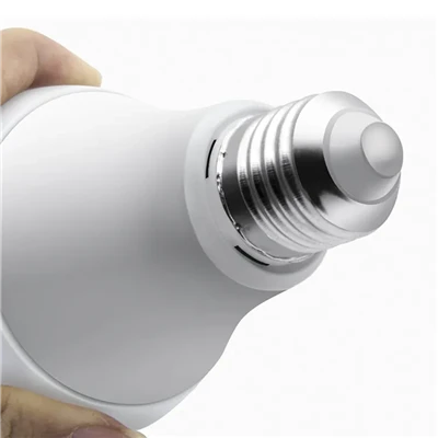 Dies ist eine 5,5-W-A19-LED-Glühbirne, die als 40-Watt-Äquivalent dient und für eine effiziente Beleuchtung in Standardeinstellungen ausgelegt ist.