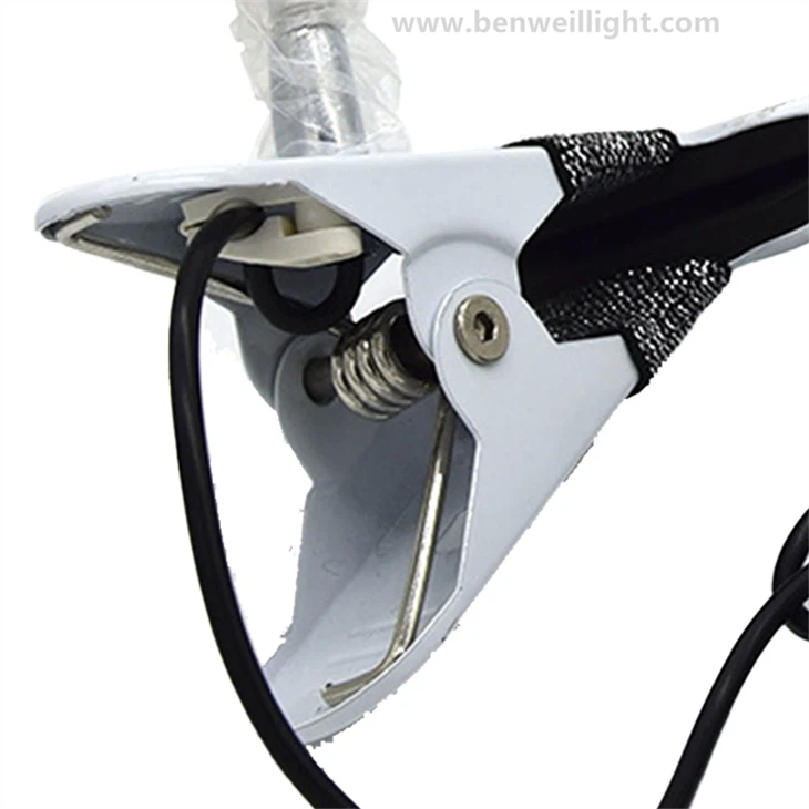 USB Dual-color Temperature Flexible Eye Protection Folding Lamp suppliers